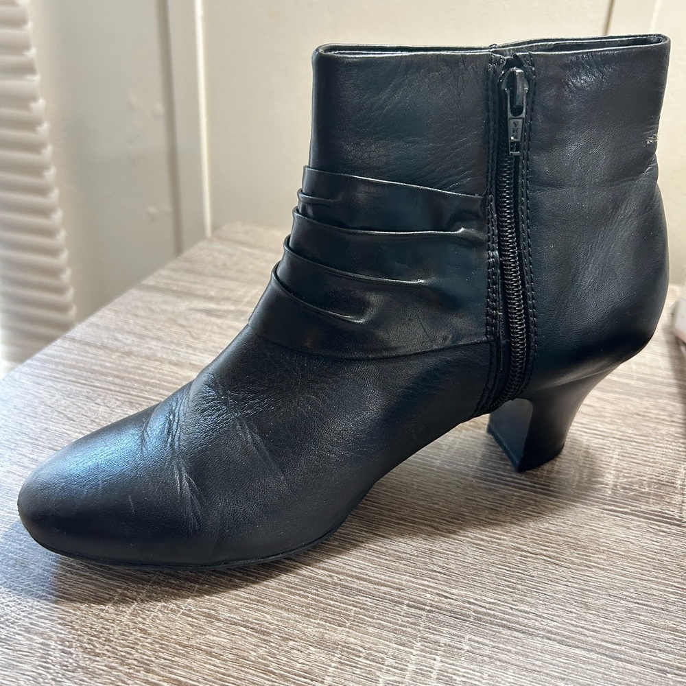 Elegant Black Ankle Boots